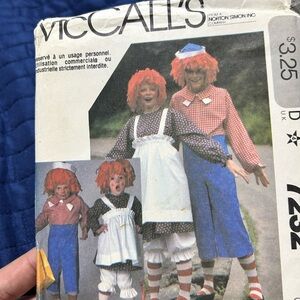 McCalls 7232 -large Raggedy Ann and Andy Costumes - uncut- Halloween